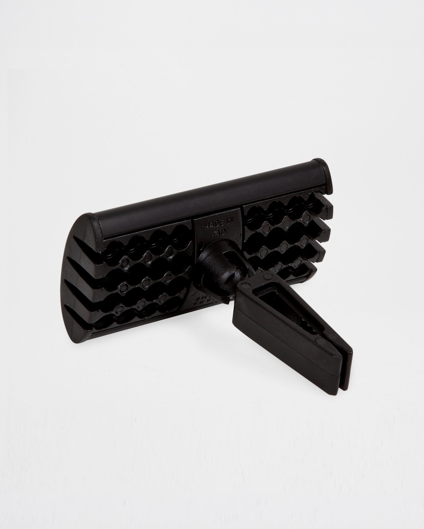 Zara Home car diffuser with a curved front and side openings, designed by Michele Venisti, view 2
