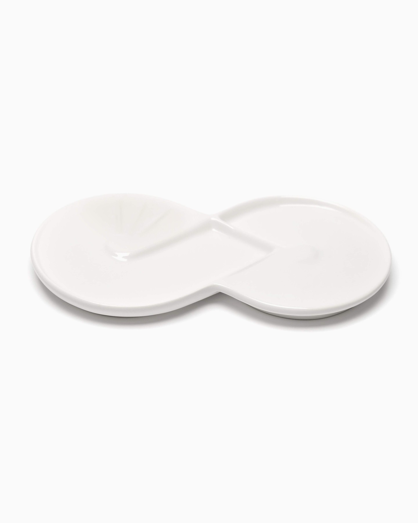 Ottolio, a figure-eight ceramic dish for tasting olive oil