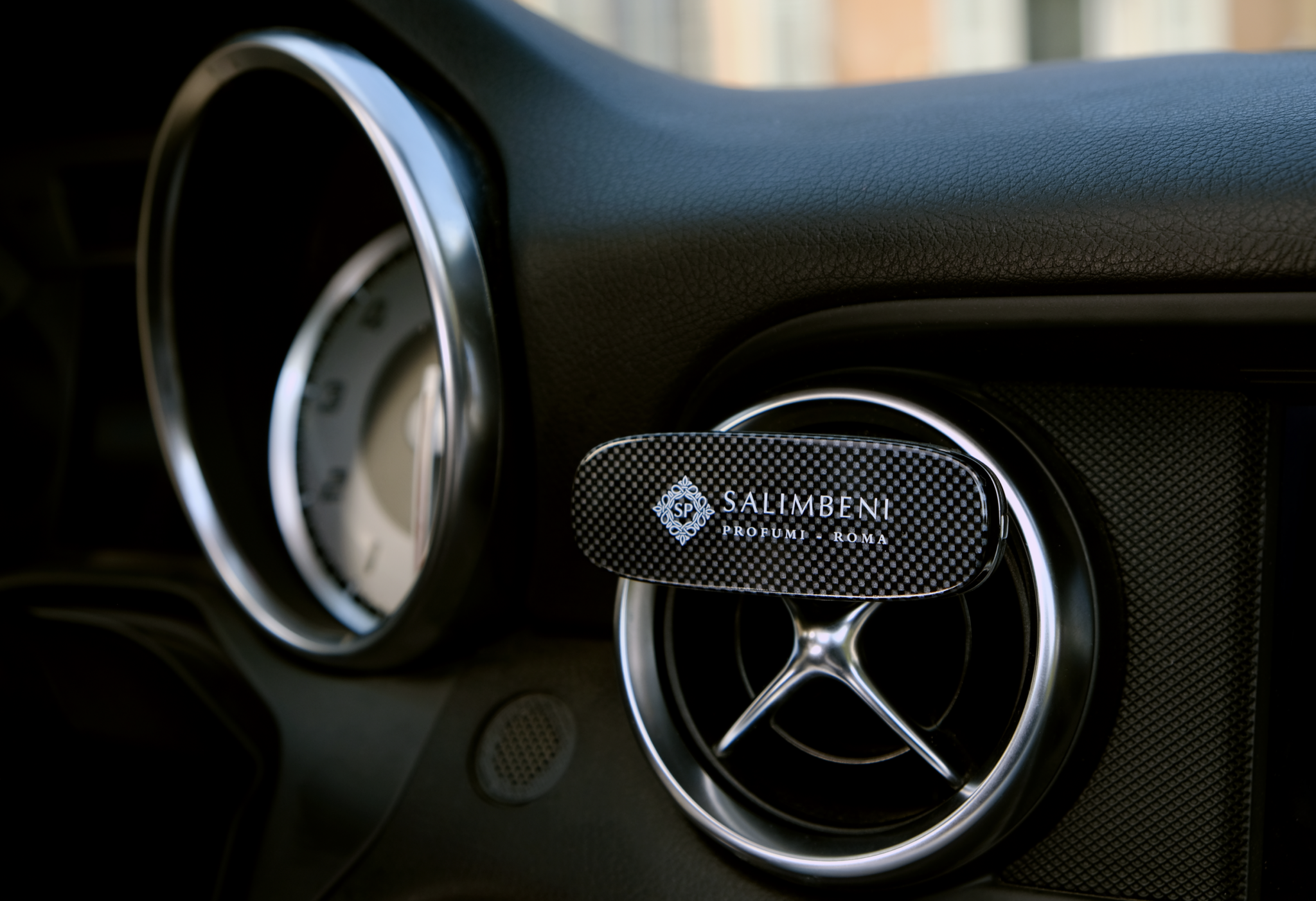 Salimbeni car diffuser with a carbon fibre cover, designed by Michele Venisti, view 4